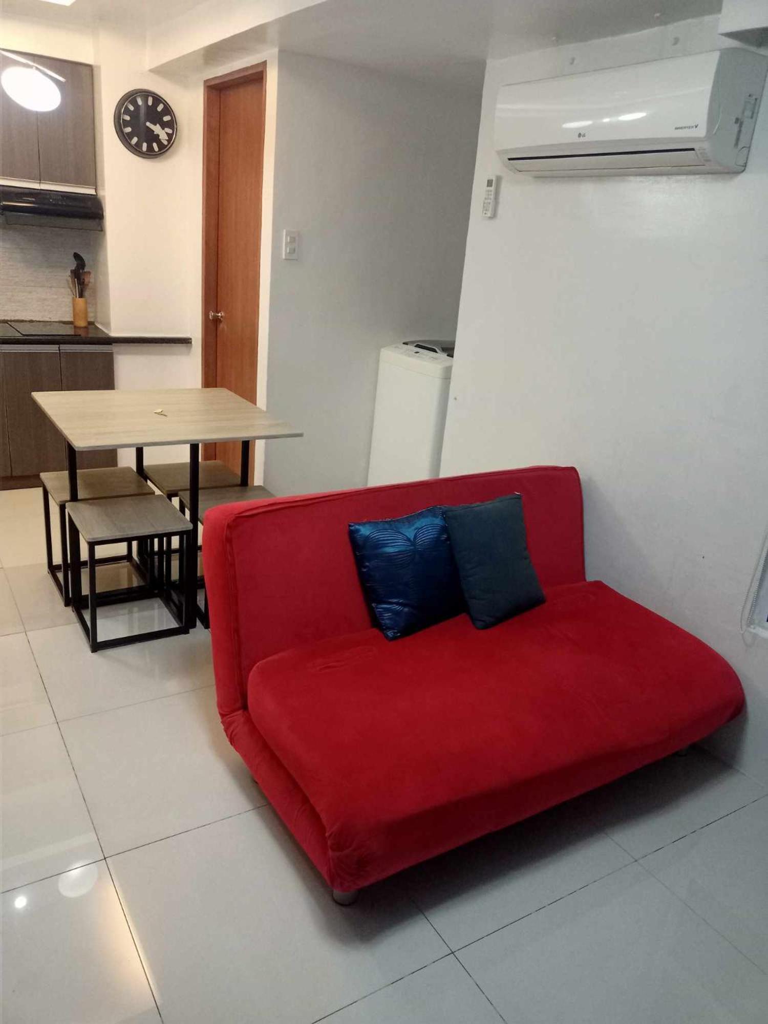 2 Bedrooms Units Forbes Area 5Th Avenue Bgc Center Manila Exterior photo